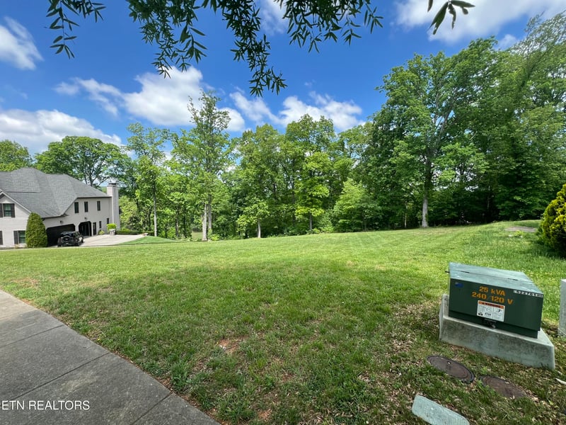526 Stone Villa Ln, Knoxville, TN 37934