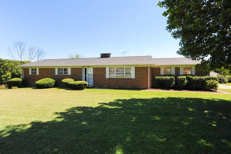 526 Ward Dr, Maryville, TN 37801