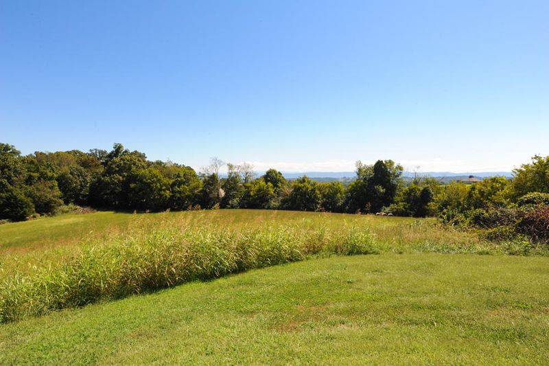 526 Ward Dr, Maryville, TN 37801