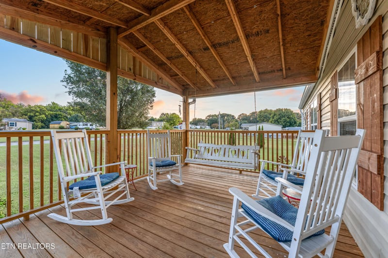 5261 Morganton Blvd, Greenback, TN 37742