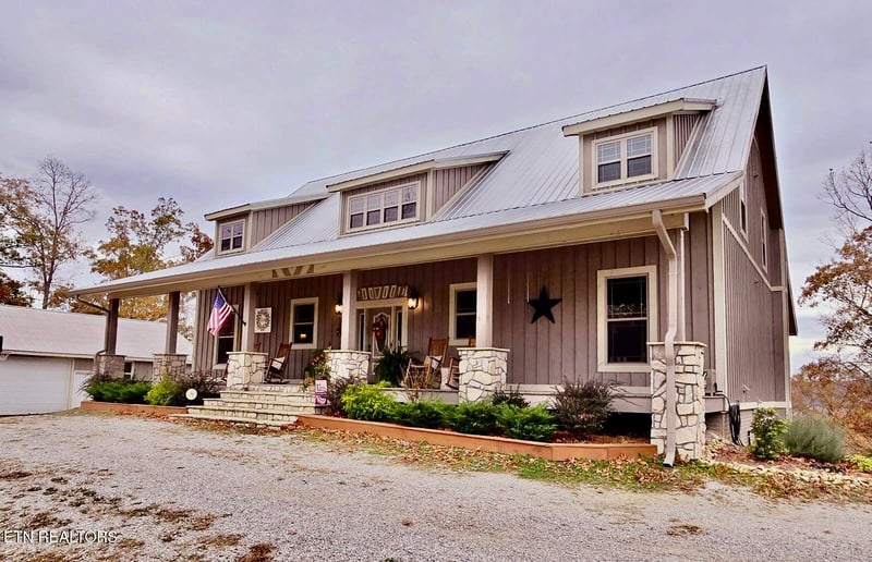 527 Ali Private Ln, Huntsville, TN 37756