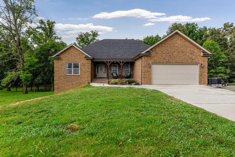 527 Carpenters View Dr, Maryville, TN 37801