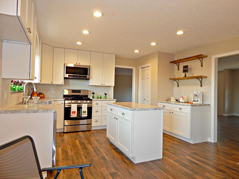 527 E Cunningham St, Alcoa, TN 37701