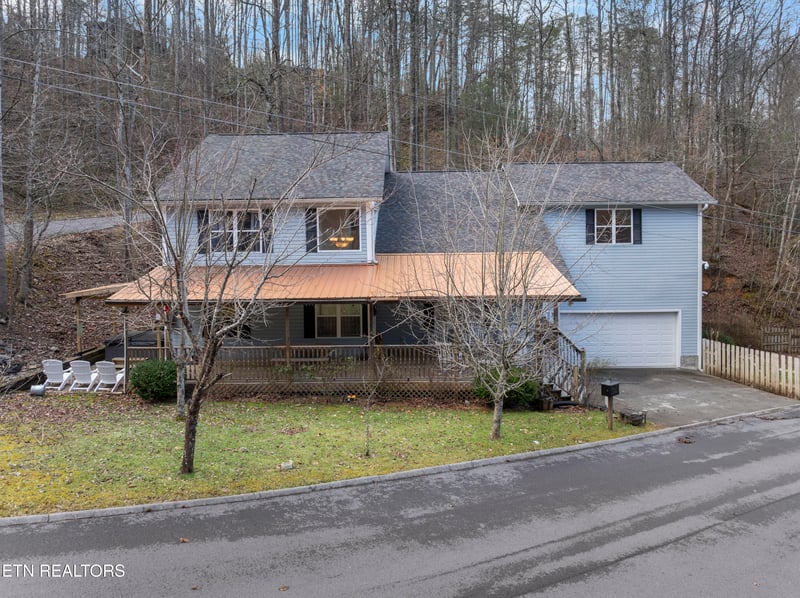 527 Hawks Tr, Gatlinburg, TN 37738