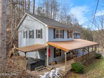 527 Hawks Tr, Gatlinburg, TN 37738