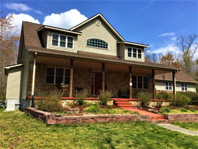 527 Leistner Dr, Monterey, TN 38574