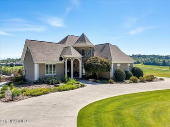 527 Mountain View Dr, Vonore, TN 37885