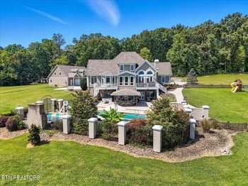 527 Mountain View Dr, Vonore, TN 37885