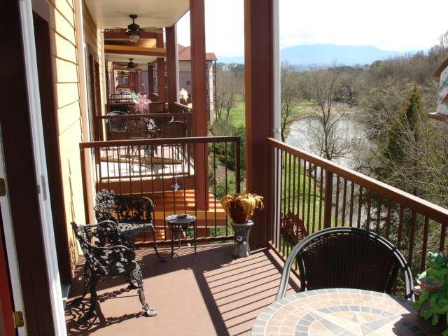 527 River Place 333 Way #333, Sevierville, TN 37862