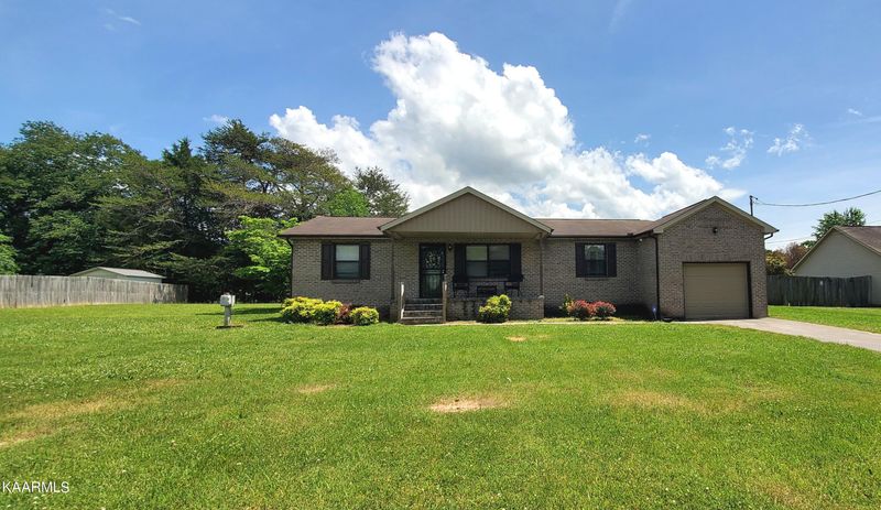 527 Stowers Dr, Corryton, TN 37721