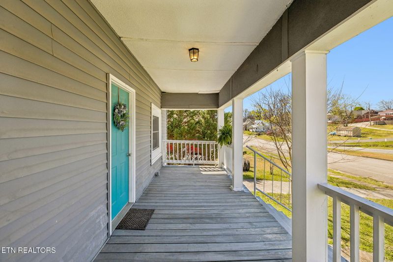 527 Washington Ave, Etowah, TN 37331