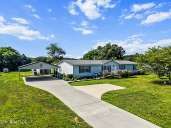 5274 Morganton Blvd, Greenback, TN 37742