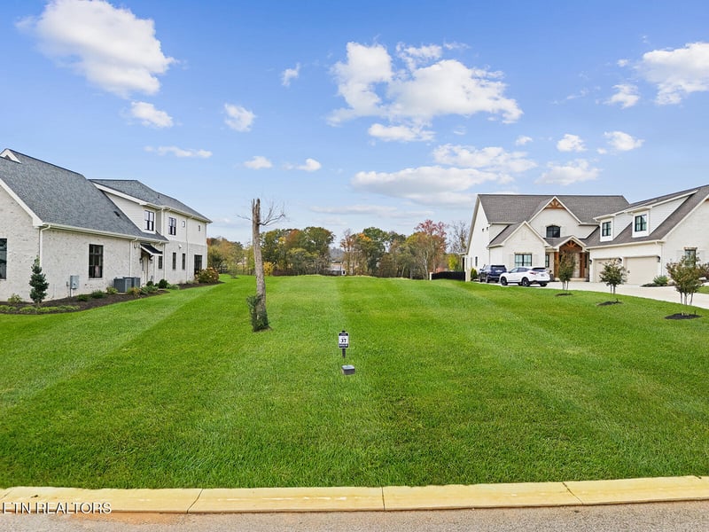 5275 Old Club Rd, Loudon, TN 37774