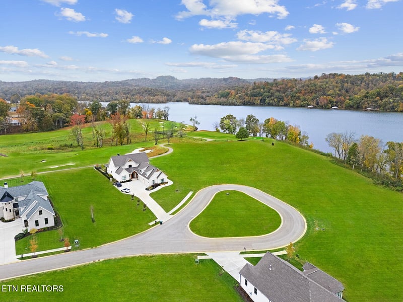 5275 Old Club Rd, Loudon, TN 37774