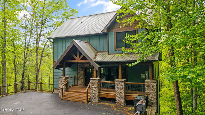 5276 Riversong Way, Sevierville, TN 37876