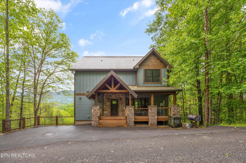 5276 Riversong Way, Sevierville, TN 37876