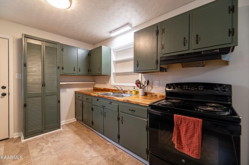 528 E Moody Ave, Knoxville, TN 37920