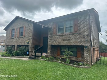 528 Merritt Rd, Maryville, TN 37804