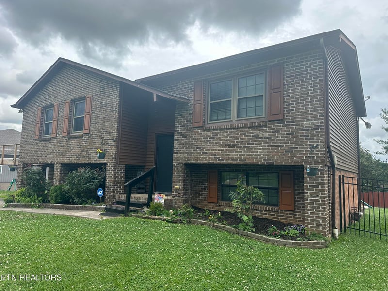 528 Merritt Rd, Maryville, TN 37804