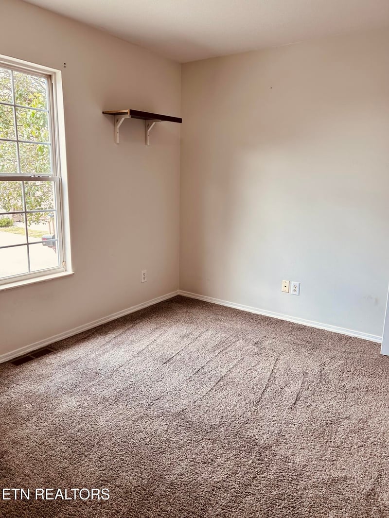 528 Stolman Way, Knoxville, TN 37918
