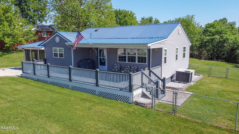 529 E Ridgecrest Dr, Kingston, TN 37763