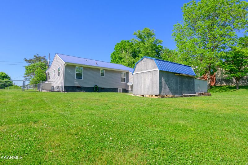 529 E Ridgecrest Dr, Kingston, TN 37763
