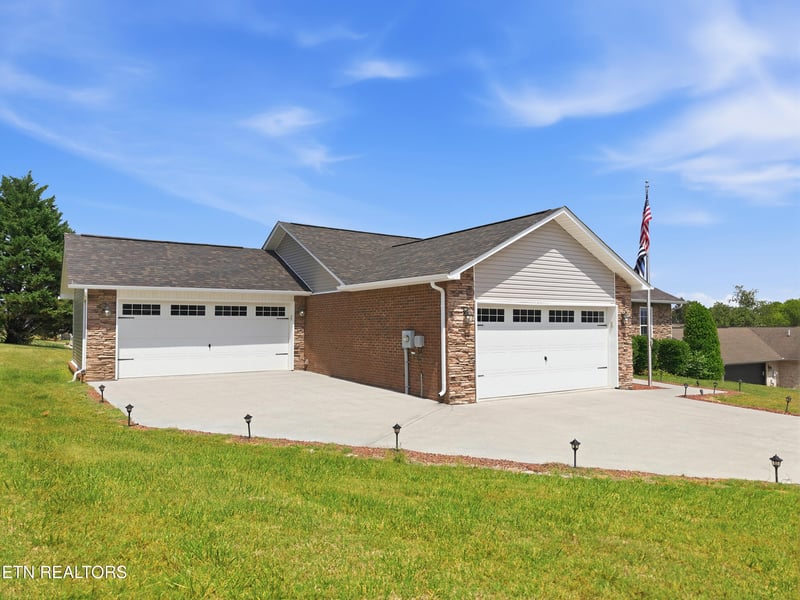 529 Hills Gate Cir, Seymour, TN 37865