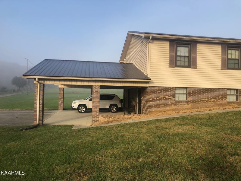 529 Simpson Rd, Whitesburg, TN 37891