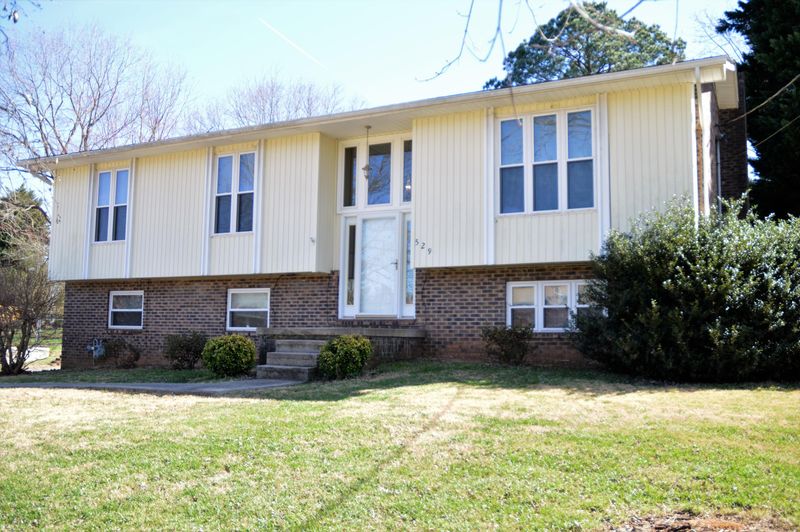 529 T St, Seymour, TN 37865