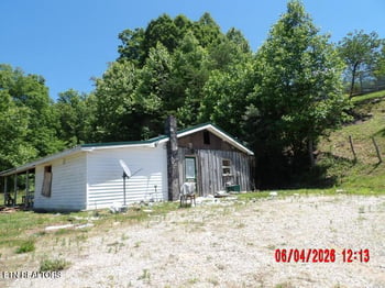 5292 White Oak Rd, Duff, TN 37729