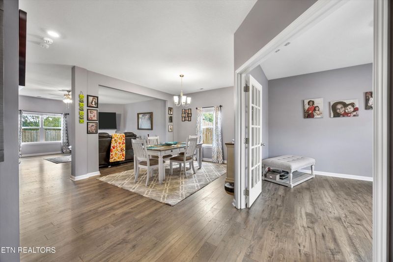 530 Cedar Park Dr, Loudon, TN 37774