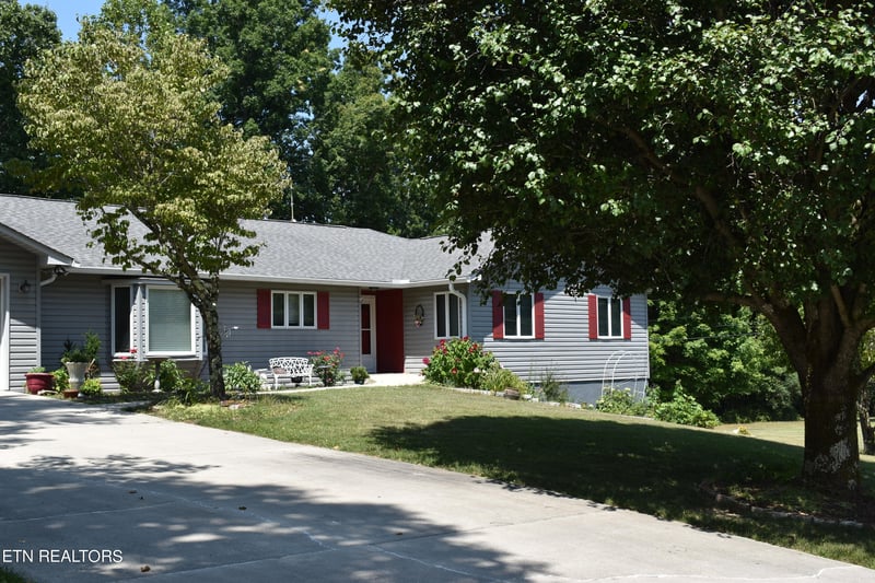 530 Meadows Rd, Sparta, TN 38583
