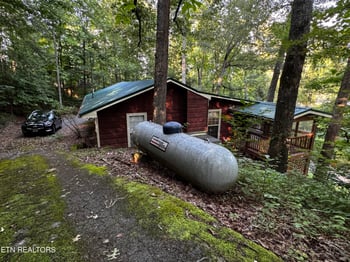 530 Parton Dr, Gatlinburg, TN 37738