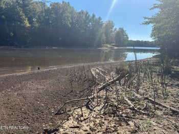 530 Pine Creek Rd, Oneida, TN 37841