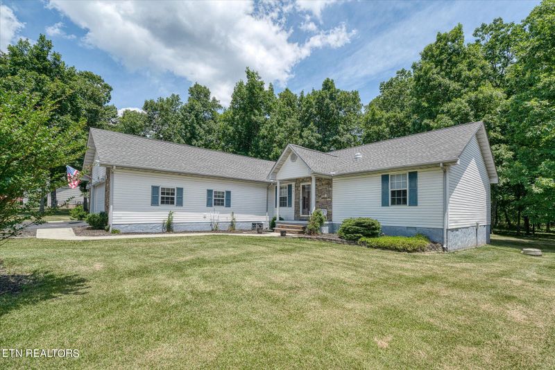 530 Snead Dr, Crossville, TN 38558