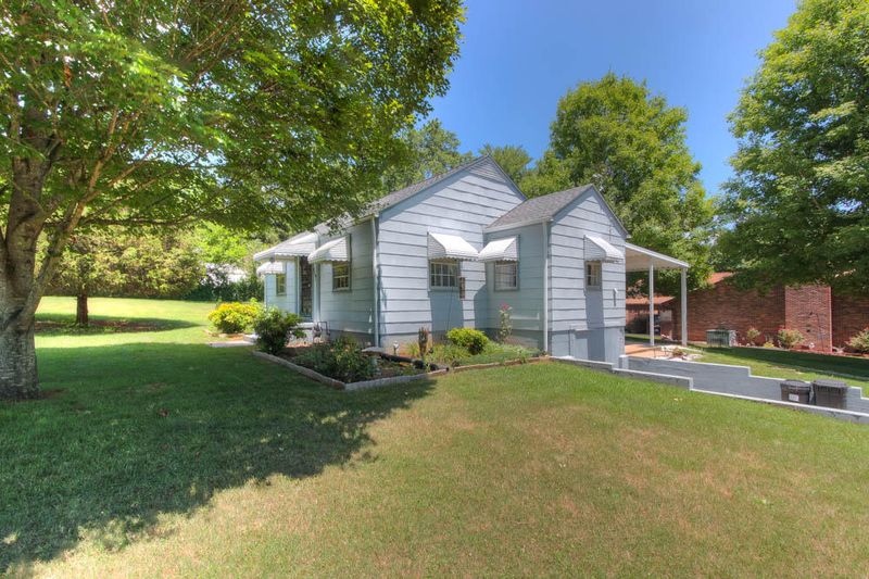 5300 Villa Rd, Knoxville, TN 37918