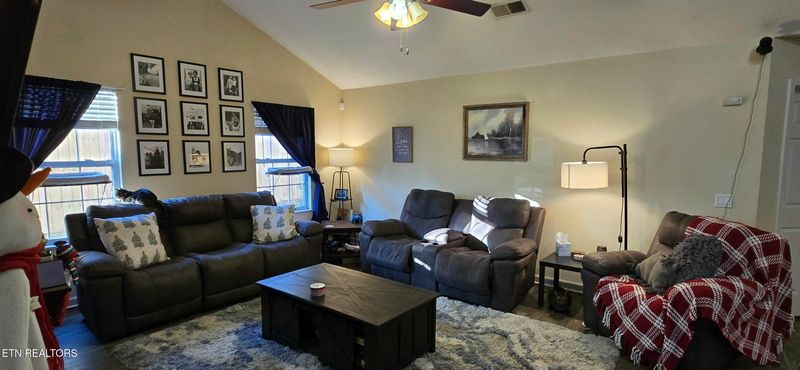 5303 Blue Star Dr, Knoxville, TN 37914