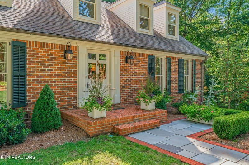 5304 Hickory Hollow Rd, Knoxville, TN 37919
