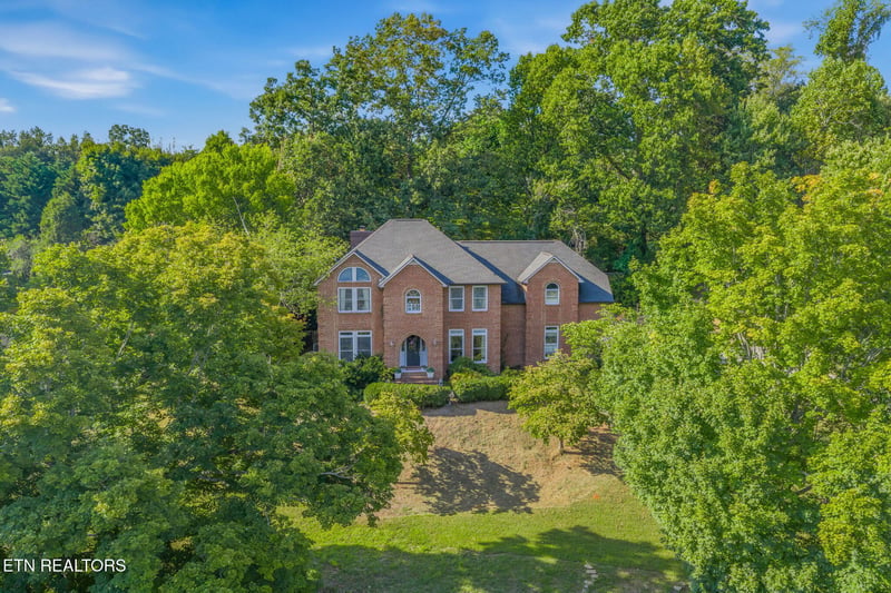 5305 Beverly Oaks Dr, Knoxville, TN 37918