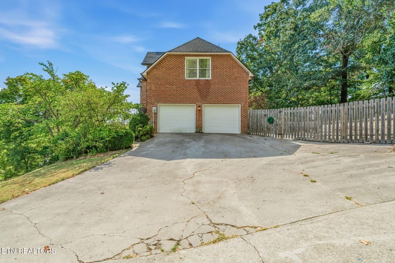 5305 Beverly Oaks Dr, Knoxville, TN 37918