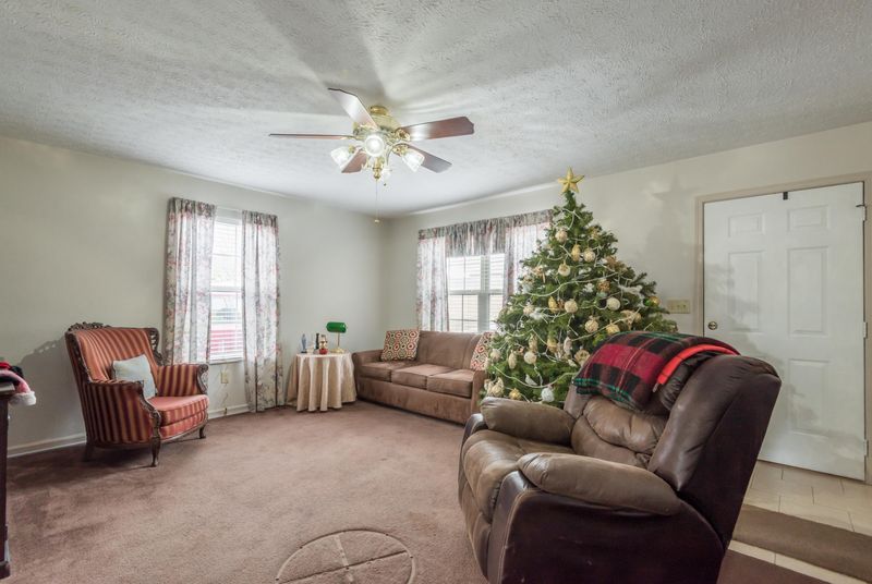 5309 Roberts Rd, Corryton, TN 37721