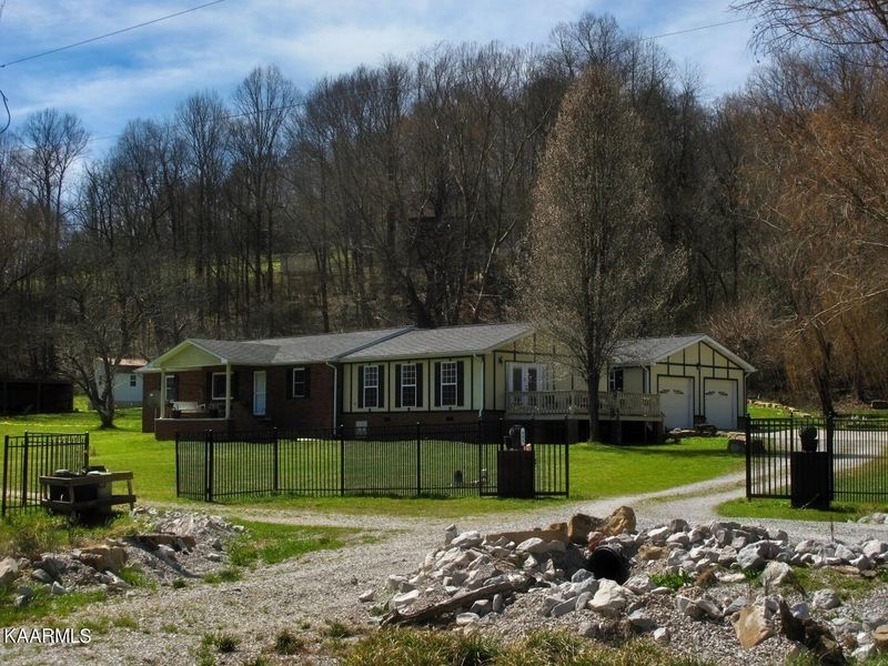 531 Indian Mountain Rd, Jellico, TN 37762