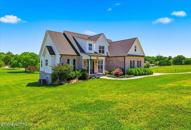 5312 Rodeo Ridge Ln, Seymour, TN 37865