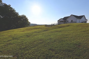 5316 Old Niles Ferry Rd, Maryville, TN 37801