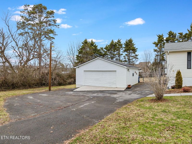 5316 Shipe Rd, Corryton, TN 37721