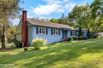 5320 E Sunset Rd, Knoxville, TN 37914