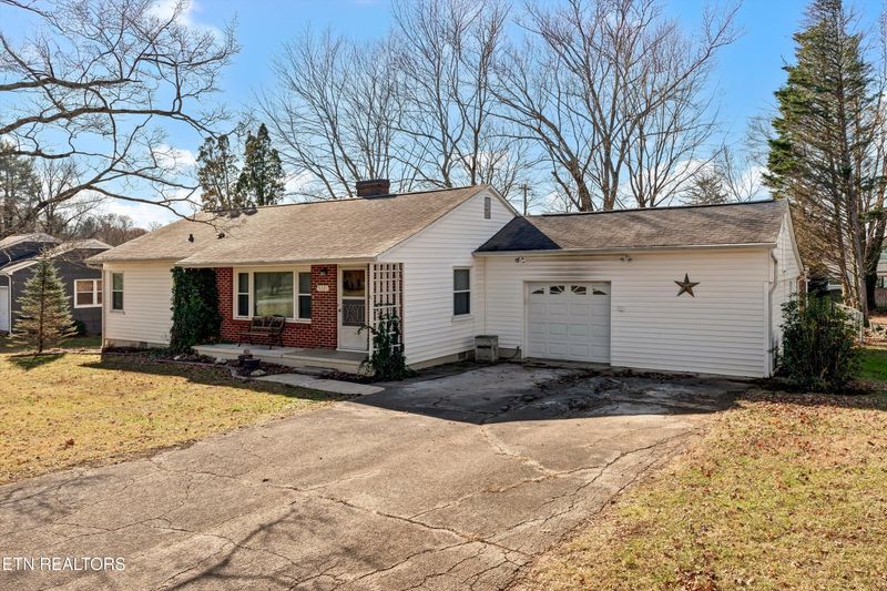 5321 Gaineswood Rd, Knoxville, TN 37918
