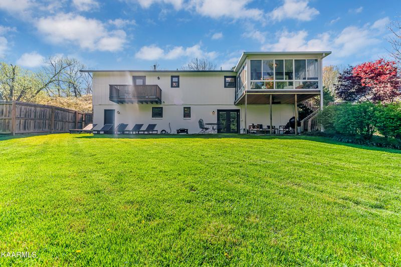 5327 Lance Dr, Knoxville, TN 37909
