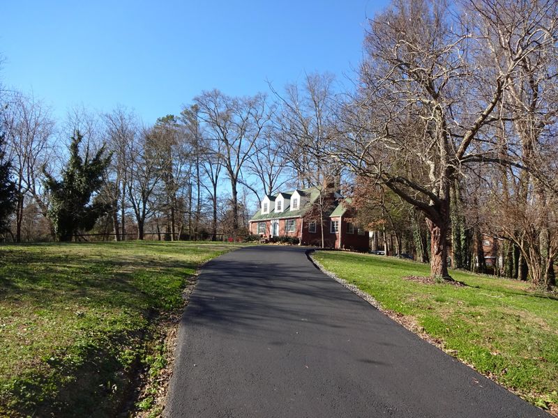 5329 Pinecrest Rd, Knoxville, TN 37912