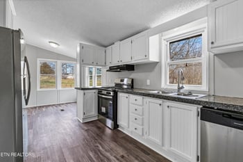 533 Disco Loop Rd, Friendsville, TN 37737